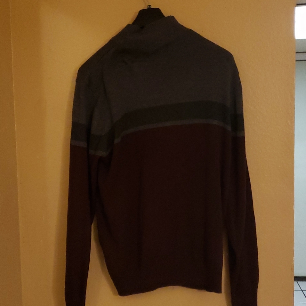 Sweater - Picture 2 of 3